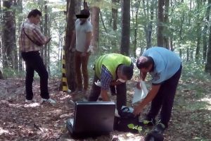 Cineva i-a şoptit să-şi pună ŞTREANGUL de gât!