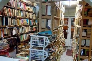 Cărţi oferite gratuit de un anticariat din Târgu-Mureş!