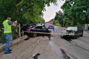 UPDATE VIDEO Accident cu patru victime la Botoşani. O familie a fost băgată în spital după ce o maşină a intrat pe contrasens