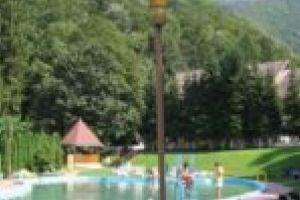 Vara la ţară! Piscinele şi ştrandurile din zona Lugoj-Făget atrag clienţii cu pretenţii de oraş