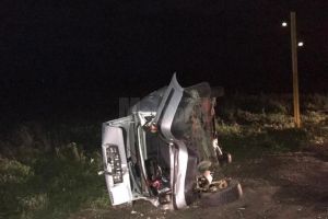 Un tânăr beat la volan a intrat în plin în maşina în care erau cinci oameni