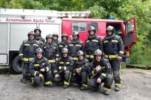 FOTO: Voluntarii de la SVSU Teiuş, în ajutorul greu încercatei Mănăstiri Râmeţ, în timpul incendiului dar şi la înlăturarea efectelor acestuia