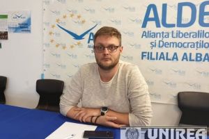 Un consilier local din Alba Iulia susţine că a fost AMENINȚAT la telefon de un angajat al Primăriei