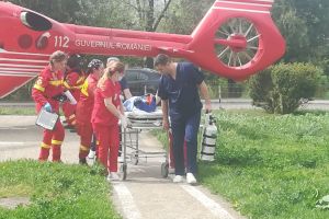 Copil de şase ani din Botoşani preluat de urgenţă de un elicopter SMURD