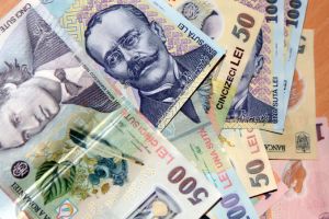 Doi medici acuzaţi că au luat mită de la zeci de studenţi – condamnaţi în primă instanţă la închisoare cu suspendare