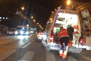 FOTO Tânără lovită pe trecerea de pietoni pe strada Semaforului