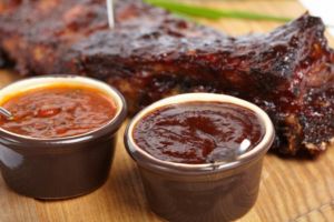 Sosuri delicioase pentru frigărui si gratar – veti deveni regina sosurilor!