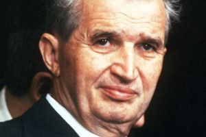 Câţi bani încasa ,lunar , Nicolae Ceauşescu , pe vremea când conducea România