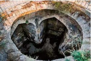 Una dintre cele mai vechi biserici, găsită în inima unui munte. Ce mister ascunde