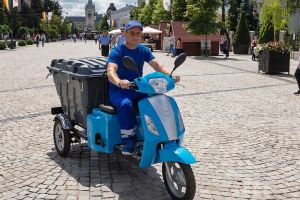 Autoutilitare pentru deşeurile colectate separate