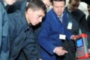 Învăţământul dual prinde contur la Caransebeş. Firmele au nevoie de mecanici auto, sudori şi lăcătuşi