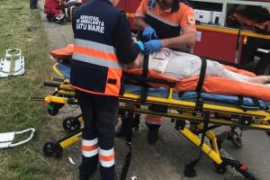 FOTO. Accident rutier spre Petea. O persoană, încarcerată