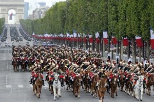 La multi ani, de Ziua Frantei!