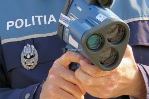 Cu 107 km/h prin Țăndărei. La volan… un minor!