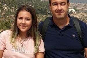 Fiica viceprimarului Apostoliceanu îi calcă tatălui pe urme