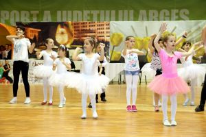 Cursuri de balet şi gimnastică în vacanţă