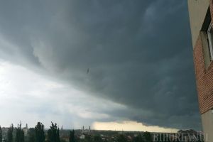 Cod galben de furtuni, duminică seara, în mai multe localităţi din Bihor
