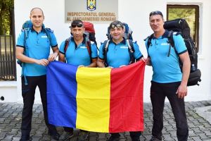 Patru jandarmi braşoveni vor arbora tricolorul în vârful Europei