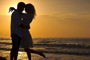 Psiholog român dezvăluie: Cuplurile fericite NU se “etalează” pe Facebook