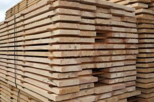 Lemn de aproape 30.000 de lei confiscat, pentru folosirea aceluiaşi aviz de însoţire în ...