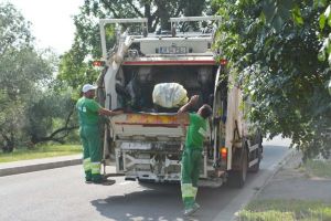 Cine ne duce gunoiul? S-au lansat licitaţii de 700 milioane lei pentru stabilirea viitorilor operatori de salubritate din Bihor