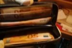 Bancnote de 50 şi 100 de euro, falsificate şi puse în circulaţie în Caraş-Severin şi alte două judeţe