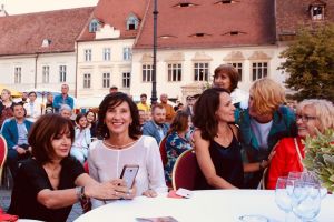 GALERII FOTO: Carmen Iohannis a atras reflectoarele pe Sibiu Fashion Days