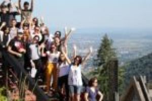 120 de copii cu părinţi plecaţi peste hotare nu se vor mai simţi ai nimănui!