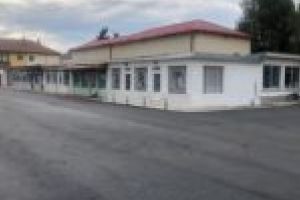 Asfaltări şi locuri de parcare în zona pieţei din Oţelu Roşu