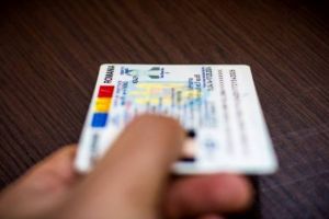 Se schimbă buletinele pentru a ne alinia la normele europene. Noile cărţi de identitate vor avea obligatoriu un CIP