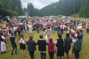 Sintilia Zăbălenilor, o poveste scrisă de inimi calde, mâini dibace, raze de soare şi tradiţii autentice