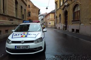 Trei tineri sibieni prinşi fără permis la volan în mai puţin de o zi