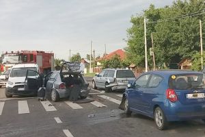 Accident rutier la Cotorca. Cinci autovehicule, două victime