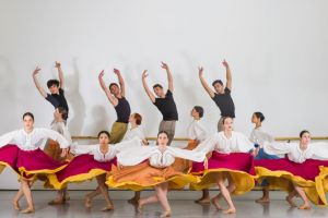 Stagiunea Teatrului de Balet Sibiu se încheie cu un super spectacol în Piaţa Mare