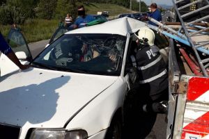 Accident grav la Mijlocenii Bârgăului: Un bărbat a rămas încarcerat
