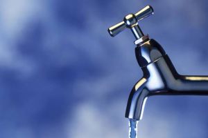 Apa rece se opreşte astăzi după-amiază pe 17 străzi din municipiul Suceava