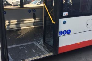 Cât de sigure sunt autobuzele Publitrans? Două femei, rănite în urma unei frâne bruşte!