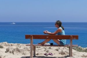 Mai munceşte cineva în ţara asta?