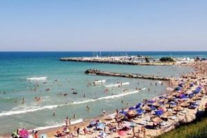 PROGNOZA METEO LUNARĂ. Ce aduce ultima lună de vară, când e bine să-ţi programezi concediul în România