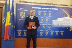 Un politist maramuresean a primit emblema de onoare MAI