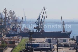  CN APM Constanta inchiriaza utilaje cu oeprator de la Consal Trade SRL. Care este valoarea contractului (document) 
