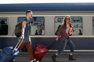 Studenţii, revoltaţi pentru că Guvernul PSD-ALDE vrea să le taie călătoriile gratuite cu trenul