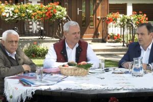 Realizatorul de la „Viaţa Satului” care a difuzat povestea cu „fetele virgine” este cel care s-a pus preş când a venit Dragnea în emisiune!