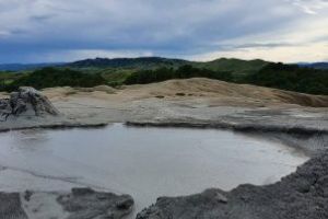 Fotografia zilei: Rezervatia Vulcanii Noroiosi, o idee perfecta de drumetie pentru maramureseni