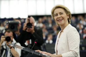 Ursula von der Leyen a devenit prima femeie la şefia Comisiei Europene
