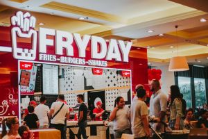 Savoarea preparatelor cu specific american, la FRYDAY, noul restaurant din Iulius Mall