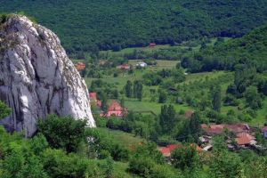 Primăria Meteş: Sistemul de iluminat public stradal al comunei, modernizat cu aparate performante. Sursele de finanţare ale proiectului, bugetul local