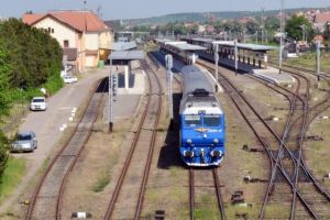 Ne enervează: Numărul infim de locuri alocat de CFR orădenilor care vor să ajungă la mare în vagoane de dormit