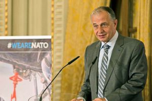 Funcţie înaltă: Mircea Geoană este noul adjunct al secretarului general al NATO