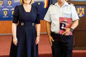 Pompier argeşean premiat de minister